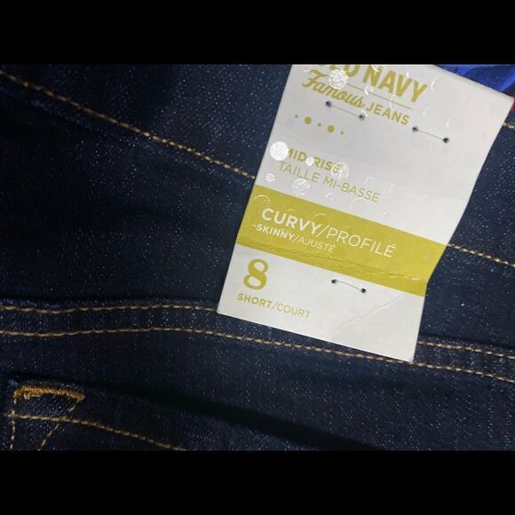 NEW WITH TAGS WOMEN OLD NAVY mid rise size 8 jeans - Picture 3 of 3